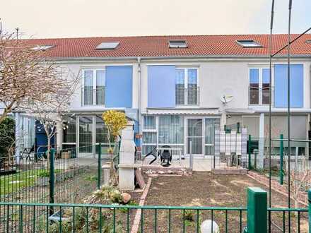 Reihenmittelhaus mit Garten, Terrasse, französischem Balkon, Tiefgaragen- und Außenstellplatz