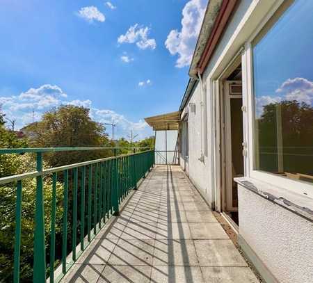 Lichtdurchflutet und renovierungsbedürftig; Penthouse in ruhiger Seitenstraße Lindenthals