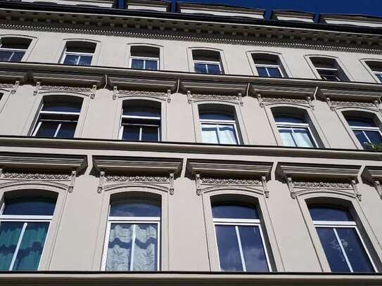 DG-Wohnung mit direktem Blick auf den Clara-Zetkin-Park