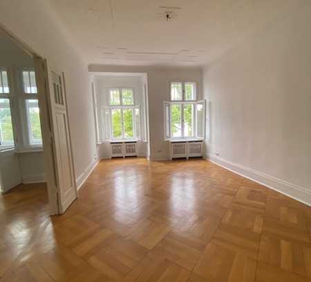 ***Große 5,5-Zimmer-Altbauwohnung mit Wintergarten im VH***