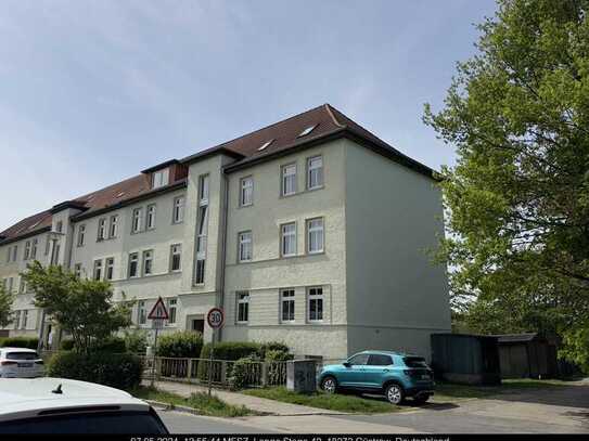 Helle Dreizimmer-Wohnung mit EBK und bald mit Balkon