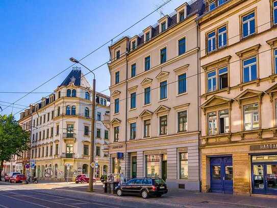 Frisch renovierte Altbauwohnung am Rande des Szeneviertels. Balkon zum Hof, Wanne, etc.