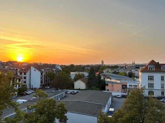 Perfekt für WG oder Eigennutzer – Sanierte 2-Zimmerwohnung mit Balkon und TG-Stellplatz