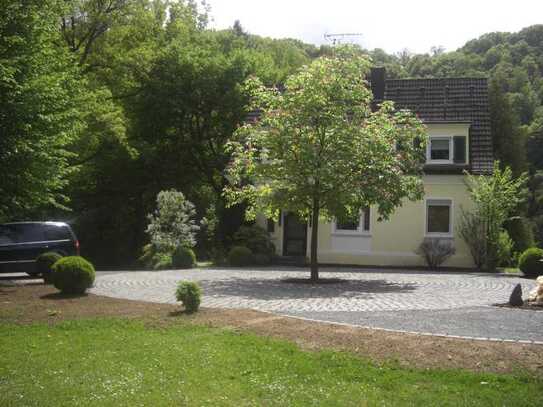 Elegante, ruhige Altbauwohnung