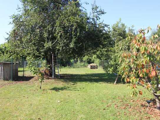 Ein Stück Natur für Sie – Wunderschöner Garten zu verkaufen