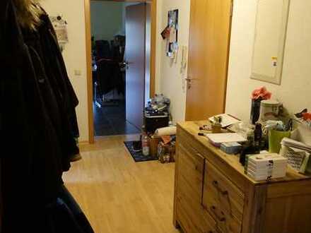 Gepflegte 3-Raum-EG-Wohnung mit Terrasse und Einbauküche in Jedesheim