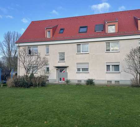 Attraktive und gepflegte 4-Zimmer-Erdgeschosswohnung mit Balkon in Duisburg-Huckingen