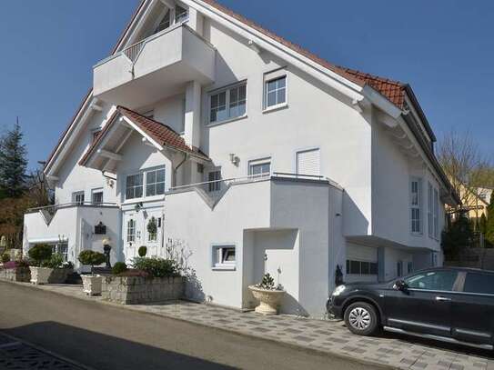 Geräumige, gepflegte 5-Zimmer-Terrassenwohnung in Frickenhausen