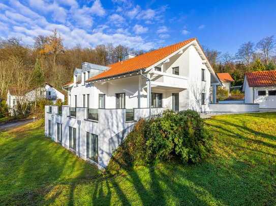 AYSTETTEN. ELEGANT-ZEITLOS-EINZIGARTIG. VILLA IN FEINSTER LAGE