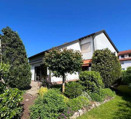 So wollen wir wohnen!! Charmantes Einfamilienhaus in ruhiger Lage von Eisenberg