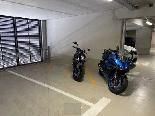 STELLPLATZ Motorrad / Roller - Parkhaus Gohlis am S-Bahnhof - SOFORT