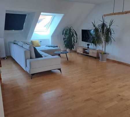 Schöne, helle 4-Zimmer-Dachgeschoss Maisonette Wohnungwohnung in München/Moosach n Moosach