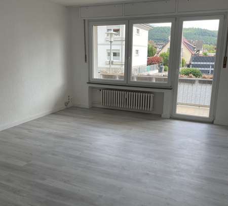 Attraktive 2-Zimmer-Hochparterre-Wohnung mit Balkon und Einbauküche in Bad Pyrmont