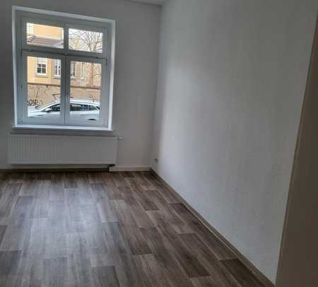 Erdgeschoss 3 Raum Wohnung mit Balkon verfügbar