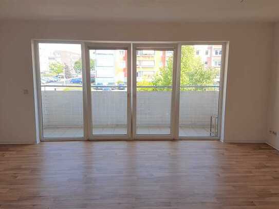 ⭐Schöne helle Wohnung mit Balkon unweit MHB und Klinikum