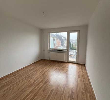 Gemütliche, helle 2-Raum-Wohnung mit Balkon in Duisburg-Duissern!!!