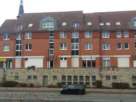 Sehr Zentral, trotzdem Ruhig - Geschmackvolle 3-Raum-Wohnung mit Balkon u. EBK, Tiefgaragenstellplaz