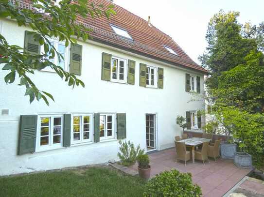 Ein echter Wohnklassiker und Wohntraum für höchste Ansprüche! Wunderschönes Bauernhaus in Stuttgart