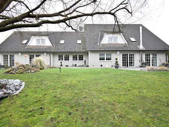 Wohnen und Arbeiten - tolles Zweifamilienhaus, Büro, Halle in traumhafter Lage am Naturschutzgebiet!