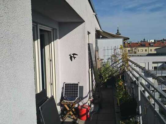 SONNIGE Dachgeschosswohnung in München Sendling (Erbpacht noch 55 Jahre)