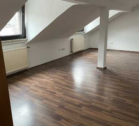 Exklusive 2-Zimmer-Dachgeschosswohnung in Mannheim, Preis gesenkt auf 239.000 €