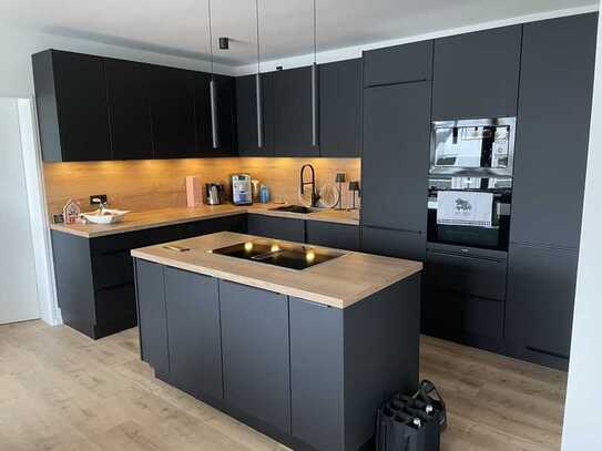 Geschmackvolle 2-Zimmer-Dachgeschosswohnung mit Einbauküche in Detmold
