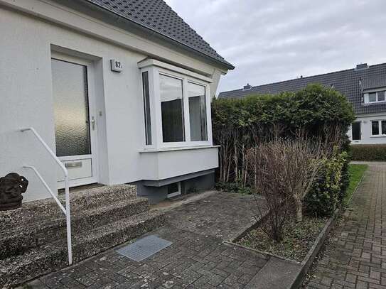 Kleines Reihenhaus, 2 Zimmer, in Schönkirchen mit Garten, Terrasse, Balkon