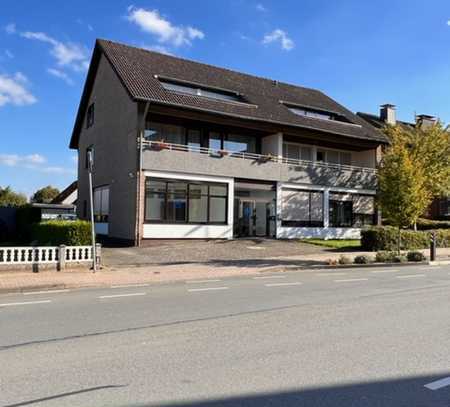 Anlageobjekt! 5- Familienhaus plus 1- Gewerbeeinheit und 10 Parkplätze in 1- A Lage/ Oerlinghausen