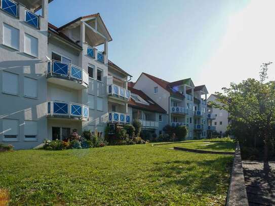 Renovierte 2-Zimmer-Wohnung mit Balkon und Garage