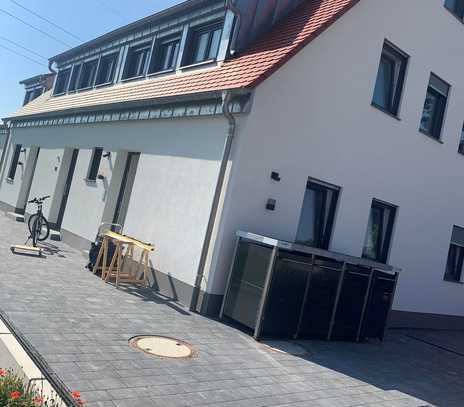 Moderne, hochwertig ausgestattete Doppelhaushälfte in Nürnberg Kleingründlach