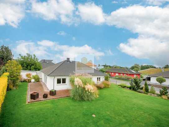 *Wohnen am Wasser: Moderner Bungalow mit herrlichem Garten am Goitzschesee*