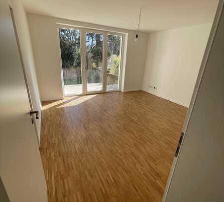 Erstbezug, Apartment mit Garten und Blick ins Grüne / Kennedybrücke