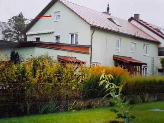 Ruhige, schöne 2-Zimmer-Dachgeschosswohnung in Emmering