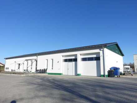 Landau/Isar A92+B20: Excl. Hallen-/ Bürogebäude Bj. 2016 ca. 3.400 m2 Industriegrund - BMZ 9,0 mögl.