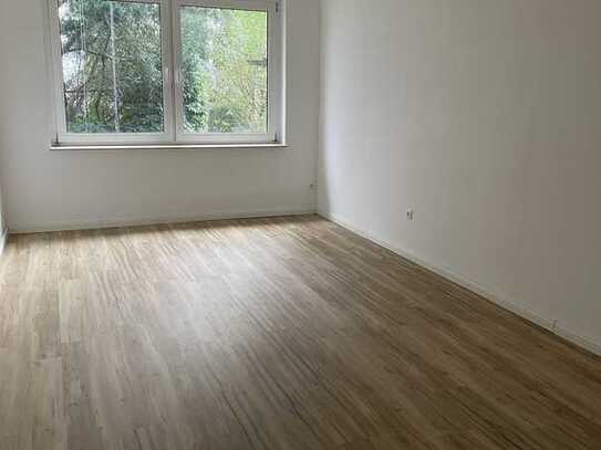 Helle 3-Zimmer-Wohnung mit Balkon, Garage und Keller in Hamburg-Eidelstedt von Privat