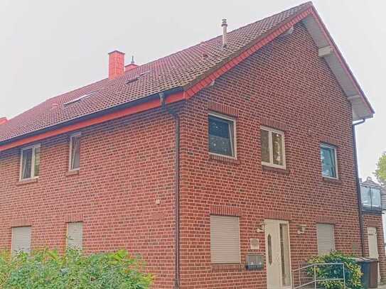 Ansprechende 6-Zimmer-Wohnung naturnah mit viel Platz für die ganze Familie.