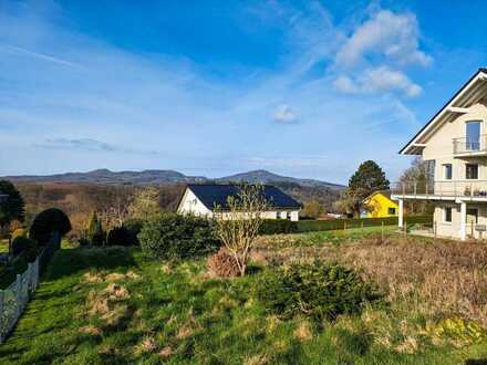 Tolles Süd-West-Baugrundstück (591qm) mit schönem Weitblick auf das Siebengebirge in ruhiger Lage!