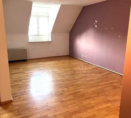 Günstige, modernisierte 2-Zimmer-Wohnung mit Einbauküche in Rittersbach