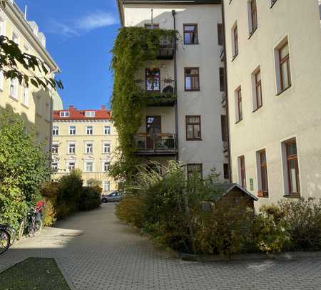 TOPLAGE MIT TERRASSE UND EIGENEM EINGANG -HOCHWERTIG MÖBLIERT