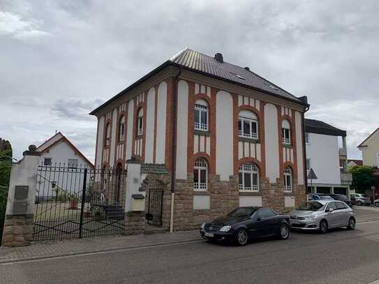 Charmante JUGENDSTIL VILLA m. 2 Wohnungen, neues FENSTERANGEBOT vorhanden