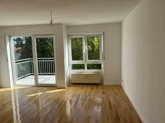 Erstbezug nach Sanierung: schöne 2-Zimmer-Wohnung mit Balkon in Ober-Olm