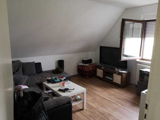 Schicke, gemütliche 3-Zimmer DG-Wohnung mit EBK, Gartennutzung, Stellplatz und Garage in Dreis