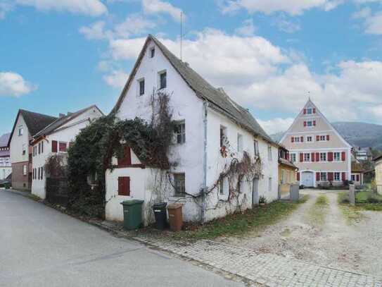 Denkmalgeschütztes sanierungsbedürftiges EFH in naturnaher Lage von Happurg