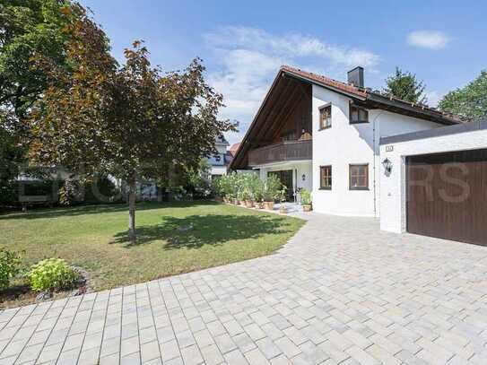 Gepflegtes Haus mit Charakter, großes Grundstück, Dach und Fassade in bestem Zustand