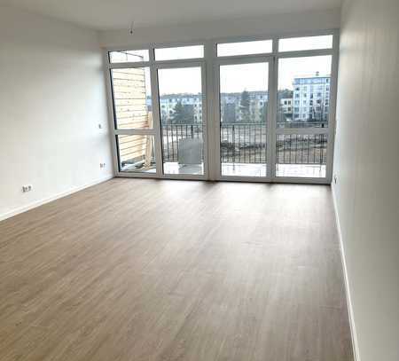 Moderne, helle Wohnung mit Balkon - Erstbezug