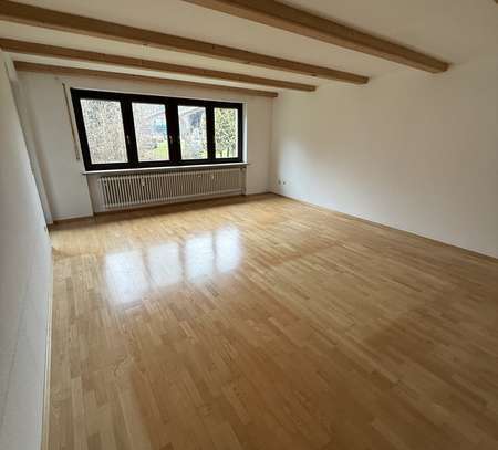 98 m² Wohnfläche + 170 m² Garten. Traumhafte 3-Zimmer-Wohnung