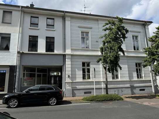 Schöne Dachgeschosswohnung in zentraler Lage