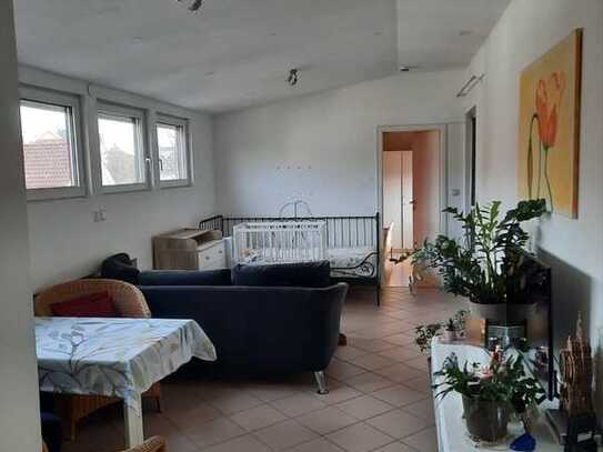 INNENSTADTNAHE 2-Zi.DG-WOHNUNG - mit Balkon und Abstellraum in Oberesslingen - 137-24