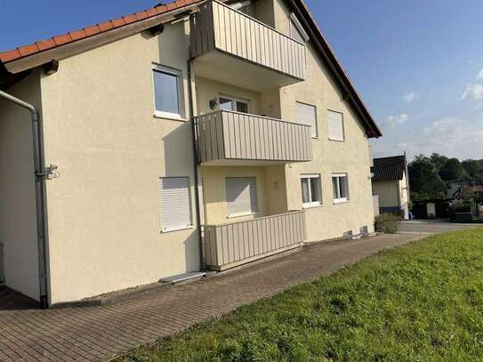 Sehr schöne helle 2-Zimmer-Wohnung mit Terrasse & Balkon in Kirchardt