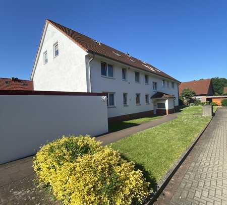 Helle und gut aufgeteilte 3-Zimmer DG-Wohnung mit Balkon und Garage